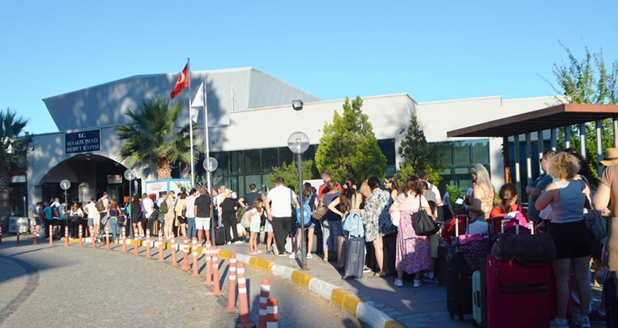 Türkler Yunan Adaları’na akın etti: Sayı belli oldu